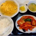 中華セット(酢豚、ミニフヨーハイ、スープ、ライス)