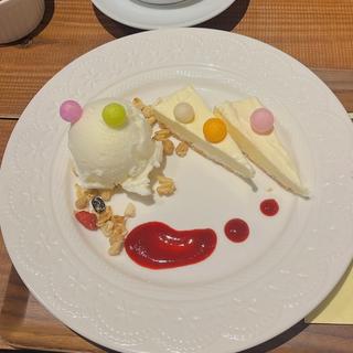 レアチーズケーキ〜ミルクジェラートのせ〜(京FUJIHARU curry)