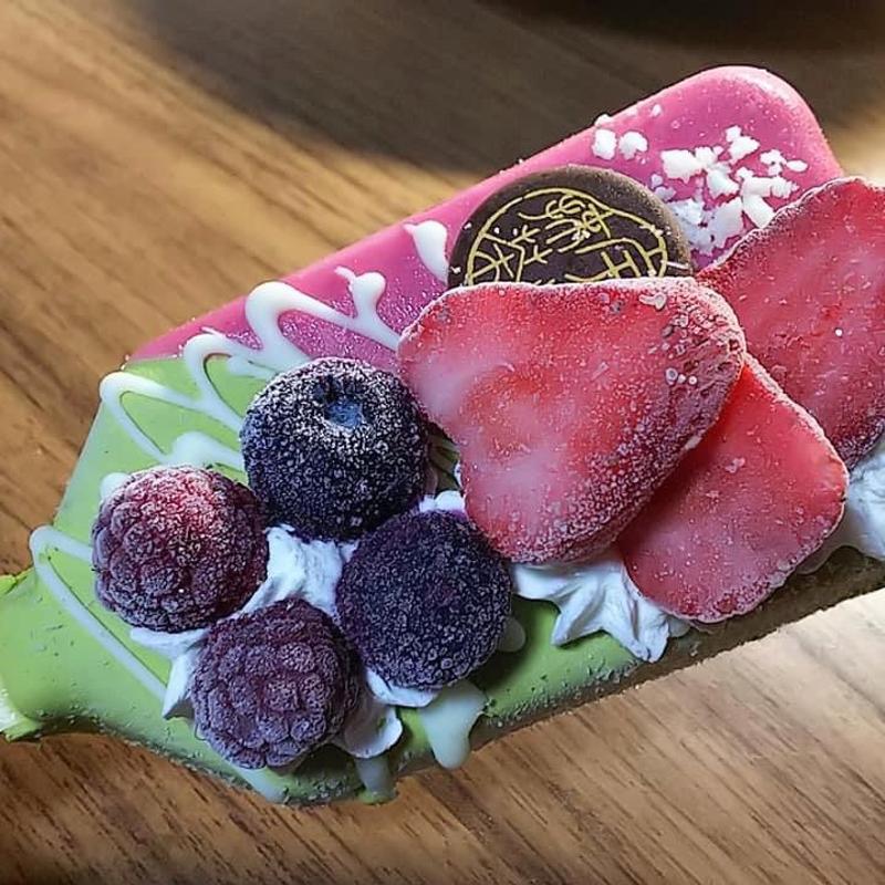 抹茶パフェアイスバー いちご(伊藤久右衛門)