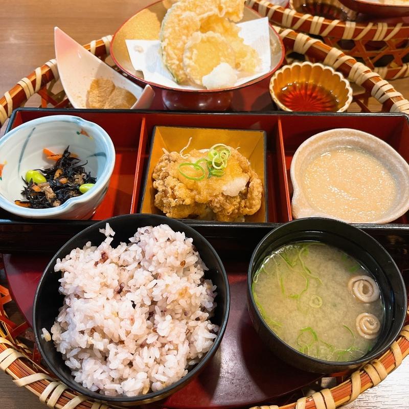 とろろ十穀懐石(漱石 イオンモール姫路リバーシティー店)