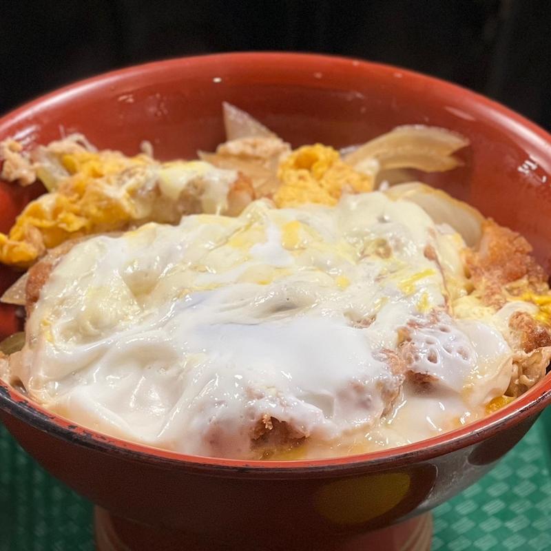 チーズカツ丼(ラッキーピエロ 本町店)