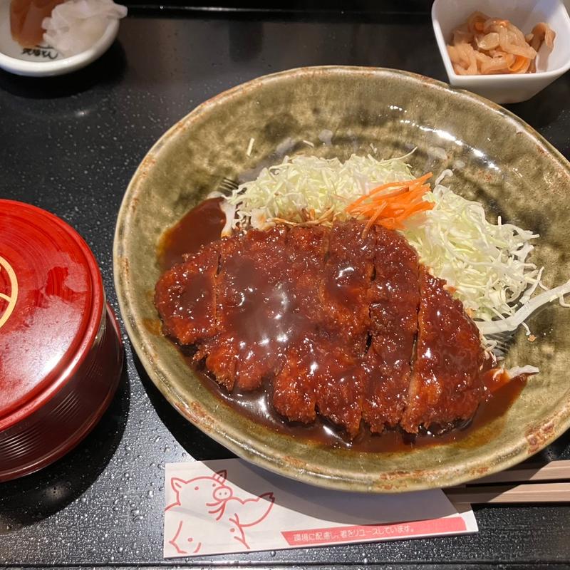 ロースとんかつ御膳(矢場とん　名古屋城金シャチ横丁)