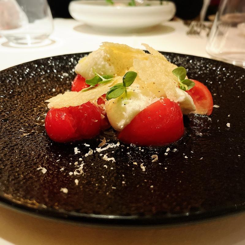 北海道'Fattoria Bio'のモッツァレラチーズとフルーツトマト パルミジャーノのクロッカンテ(La Luna Rossa)