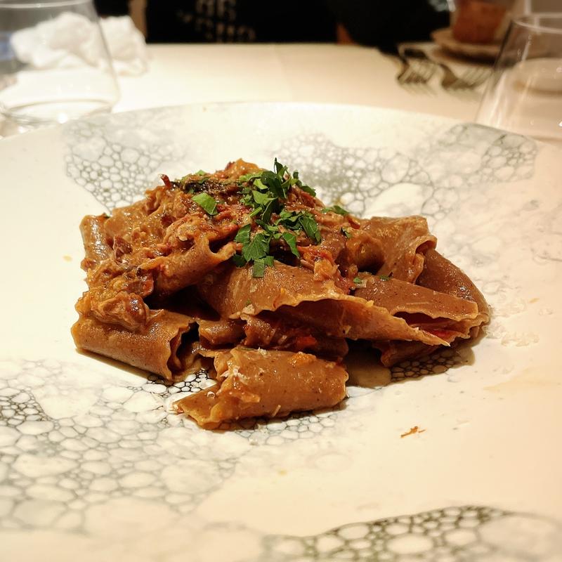 島根県産猪のラグーソース カカオを練り込んだ手打ちパスタ"パッパルデッレ"(La Luna Rossa)