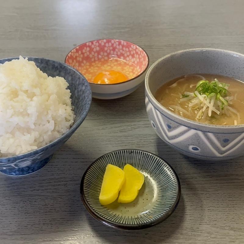 卵かけご飯　豚汁(だるま食堂)