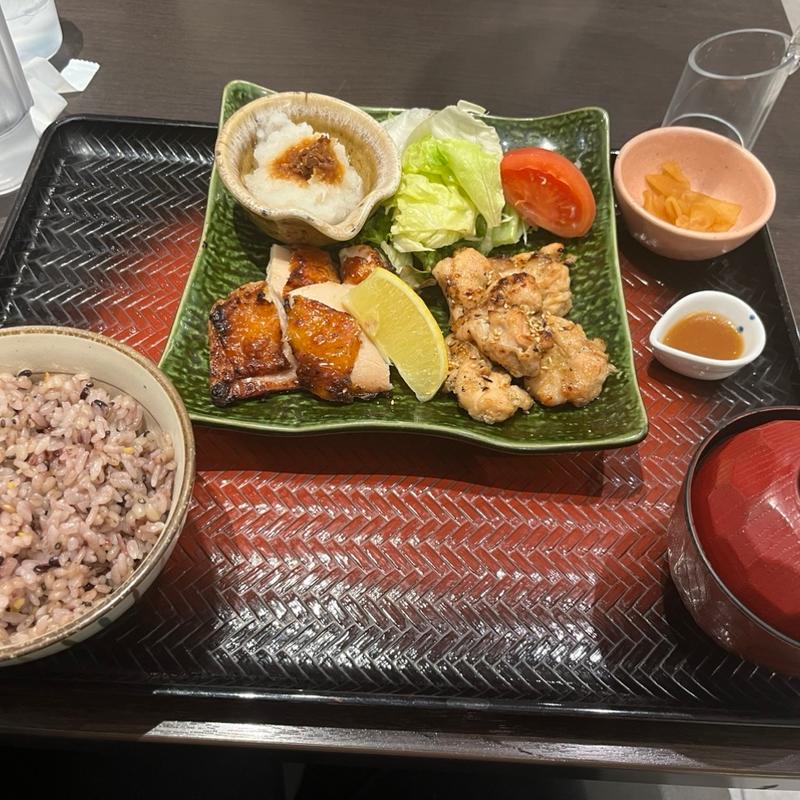 ひじき入り鶏つくねともろみチキンの炭火焼き定食(大戸屋 イオンモール新潟南店 （おおとや）)