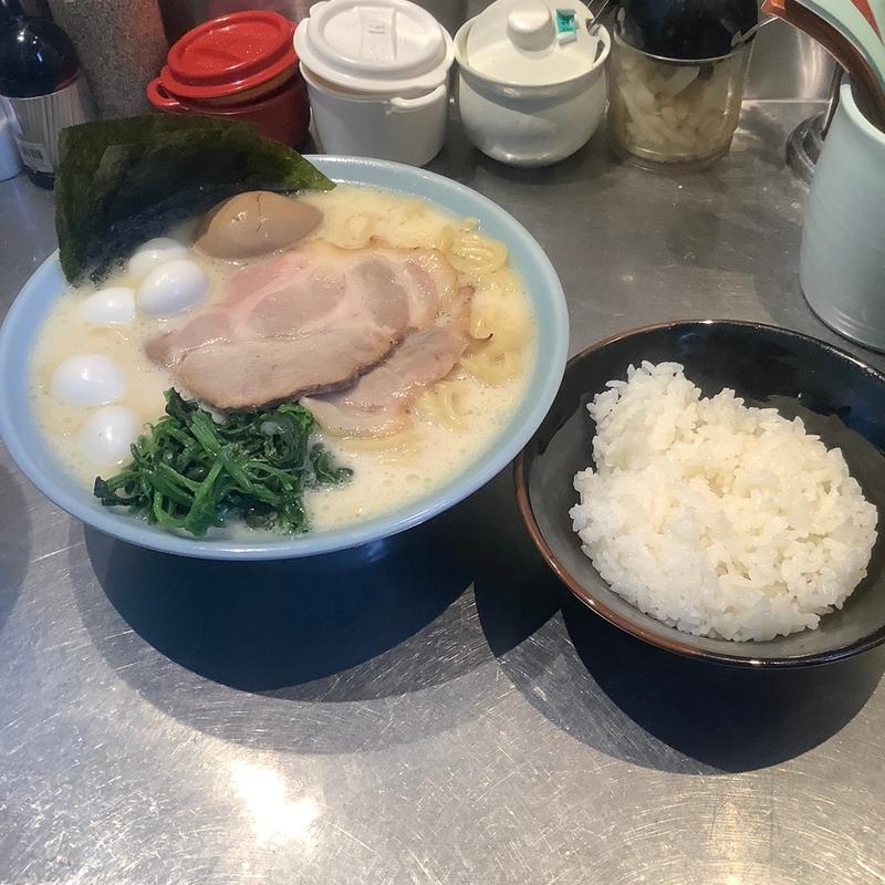 塩豚骨ラーメン(麺増し100円)(うずら増し100円)(味玉60円)(ライス中150円)(ラーメン 丸花)