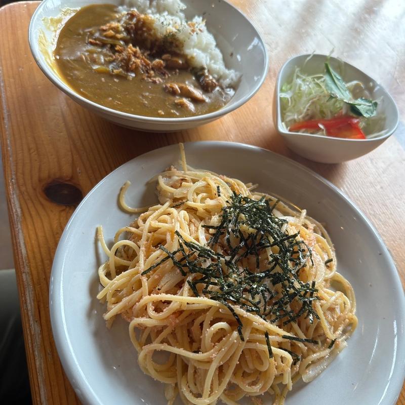 今日のランチ（サバ&チキンカレーとスパゲッティ）(アイランド)