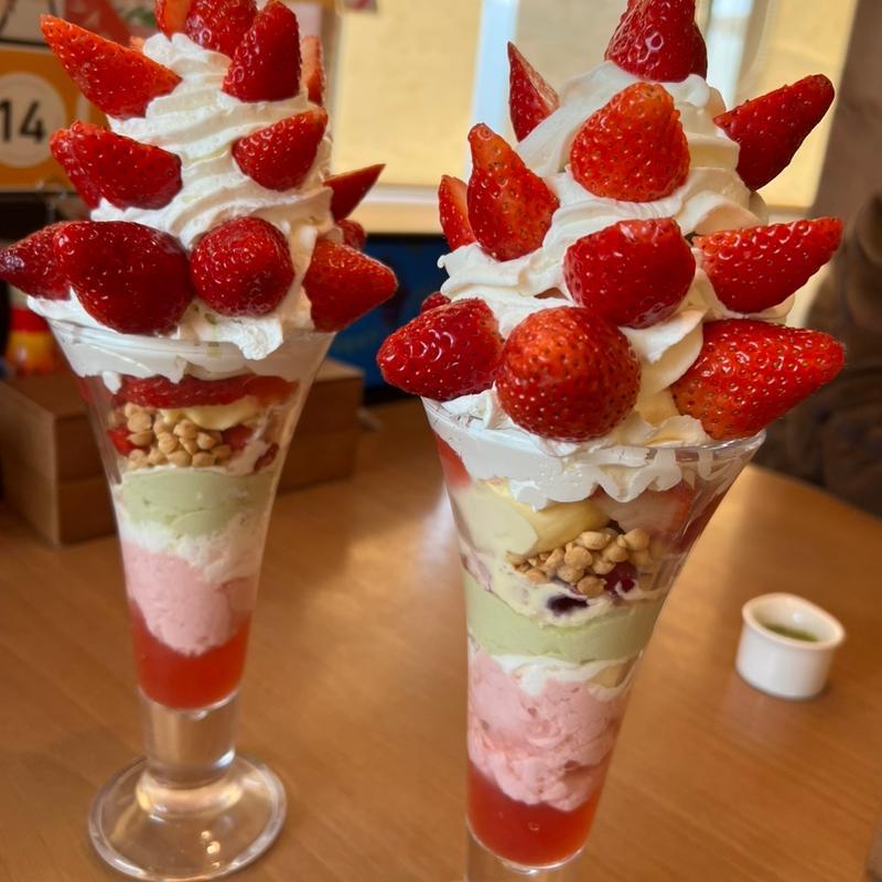 超15とピスタチオのクイーンパフェ(ココス 習志野大久保店)