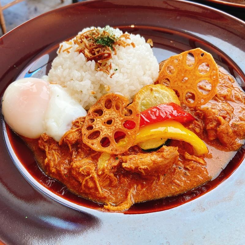 温泉卵のせバターチキンカレー(eightdays dining)