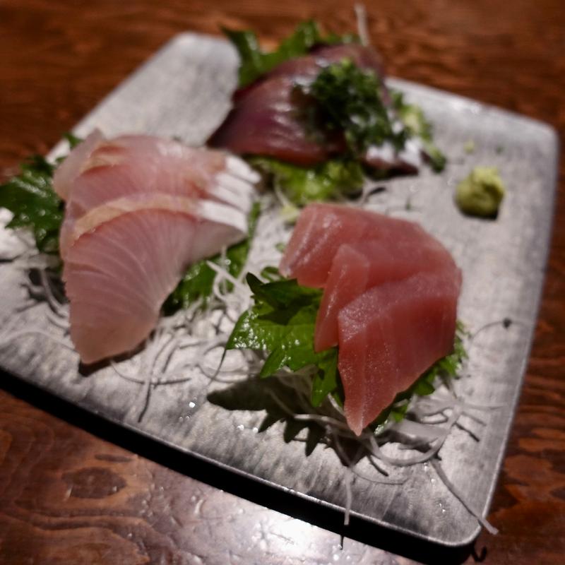 本日の鮮魚お造り3種(島の居酒屋　眞丑 （マウシ）)