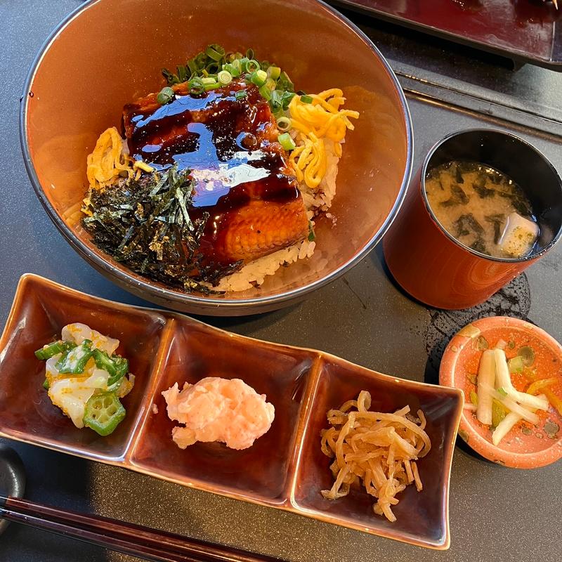 肉厚ウナギの炭炙り丼御膳(炭焼き大 新百合ヶ丘店)