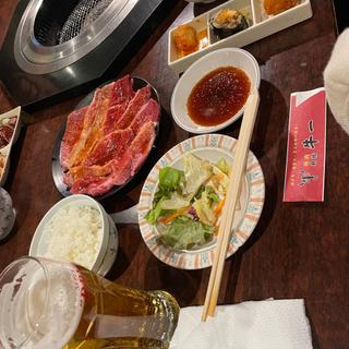 (牛一 新館)