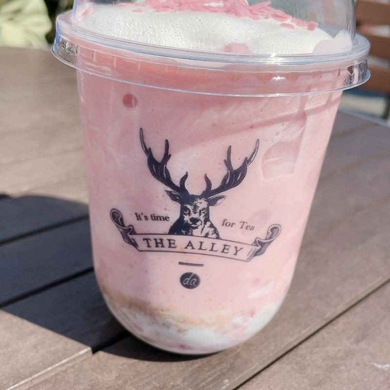 苺ミルキースムージー(THE ALLEY)