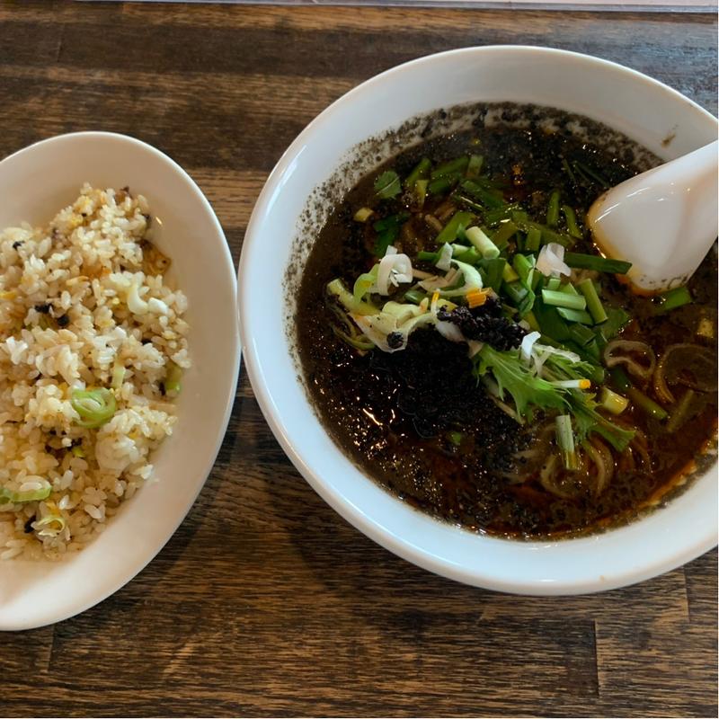 黒ゴマ坦々麺(中華麺飯 點心)
