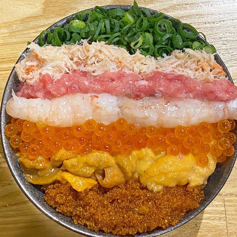 レインボー丼(海さくら 蝦夷海（えぞうみ）‐EZOUMI‐)