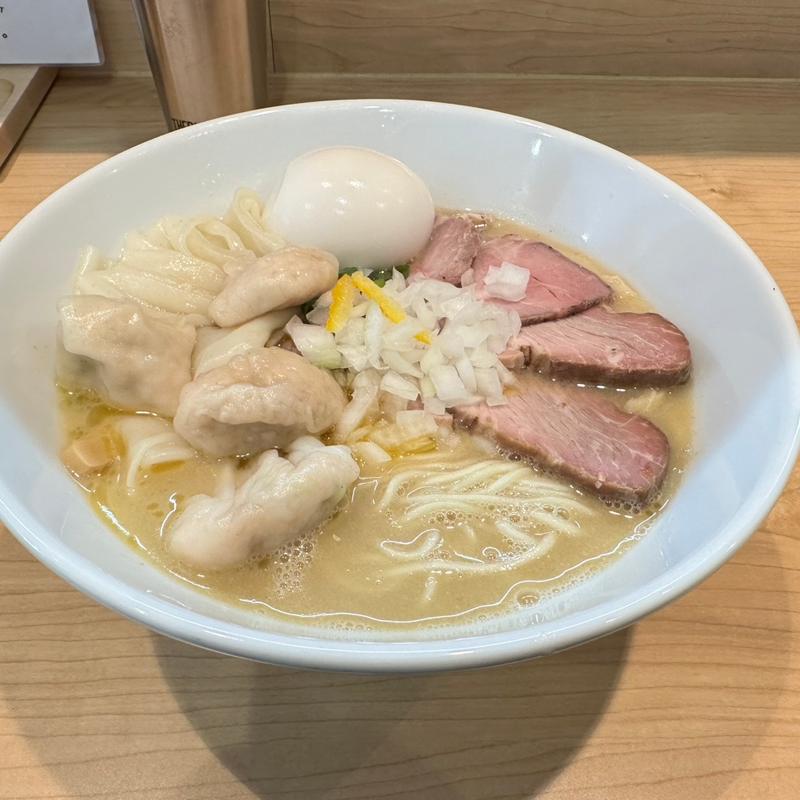 鶏そば(七色の落書き)