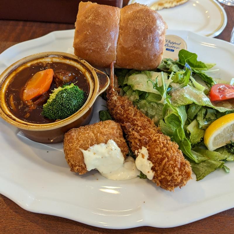 ちいさなビーフシチューと天然海老フライ＆紅ずわい蟹のクリームコロッケ(ロイヤルホスト浦和常盤店)