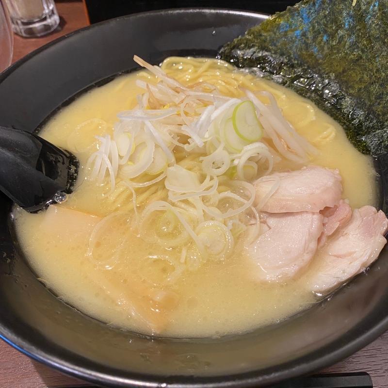 鶏白湯ラーメン(豊来軒 JR豊橋駅)