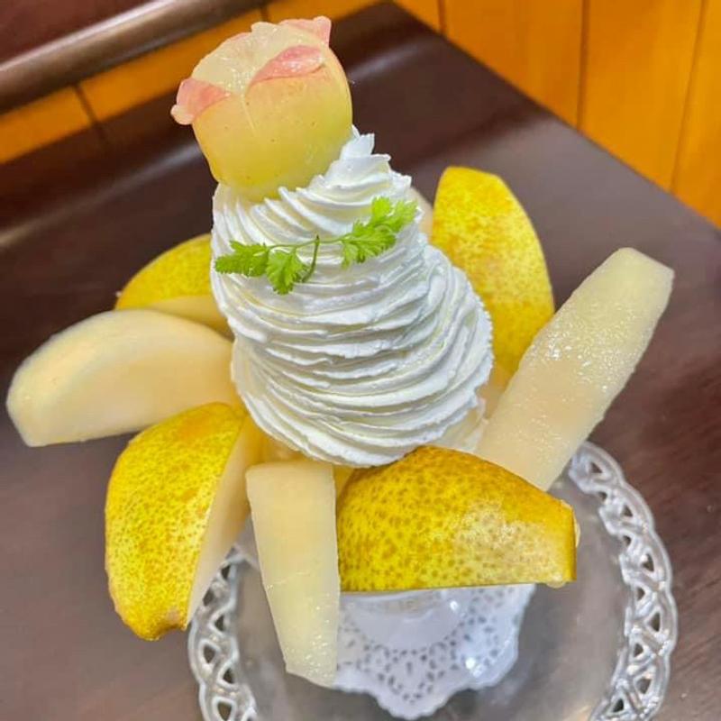 ラフランスとルレクチェの洋梨パフェ(フルーフ･デゥ･セゾン)