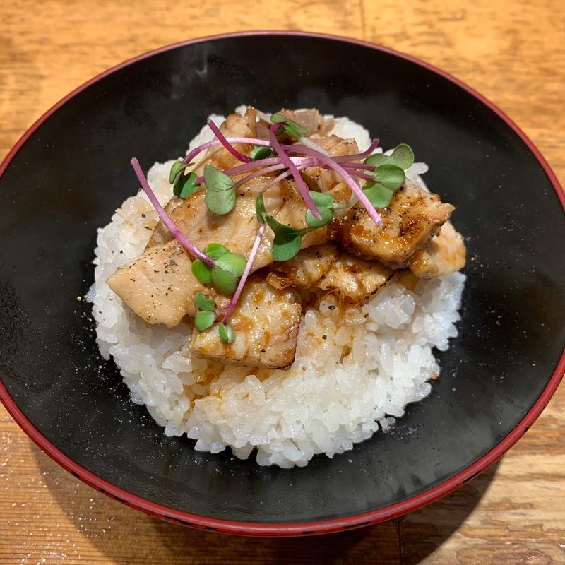 炙りチャーシュー丼(焼きあご塩らー麺 たかはし )