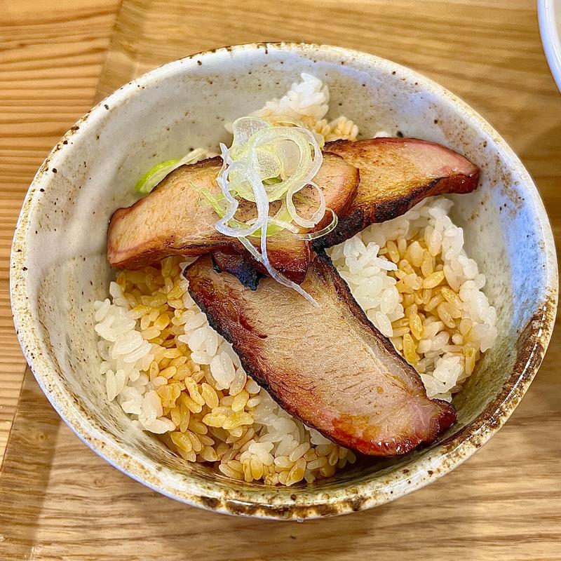 炭火焼き豚丼(麺道 ひとひら)