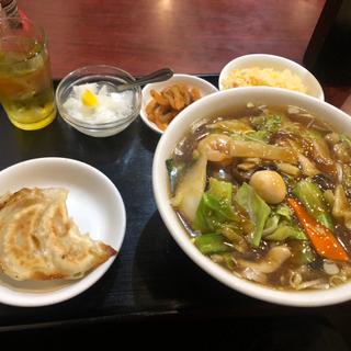 (海輝)