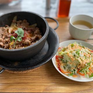 ラム肉スパイシーマリネ(メルカド デル プエルト)