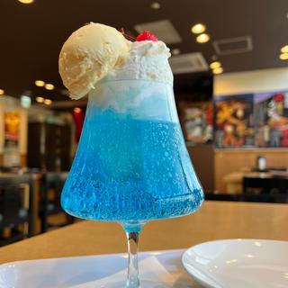 青い富士山クリームソーダ(麺'ズ冨士山 セレオ甲府店)