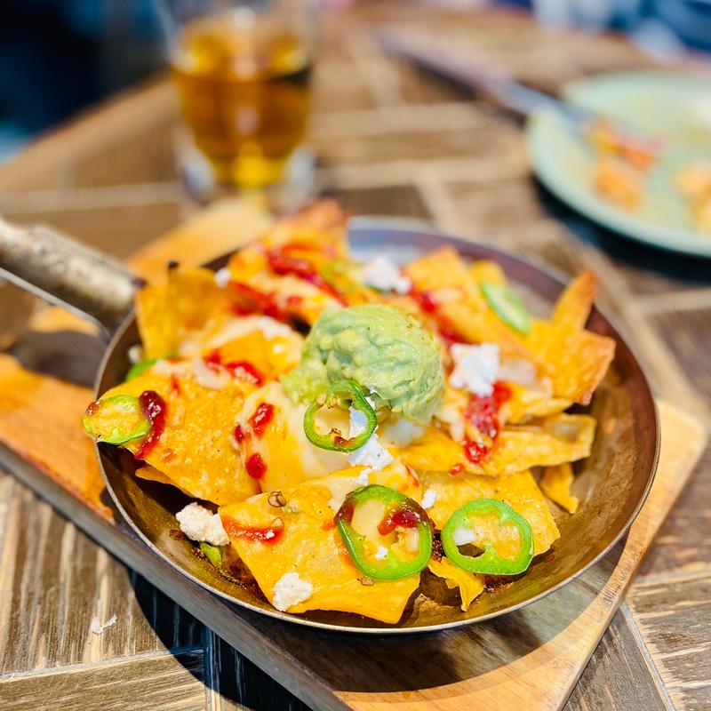 チーズパラペーニョ・ナチョス(tavern on S)