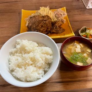 豚焼肉定食(居酒屋まるきん)