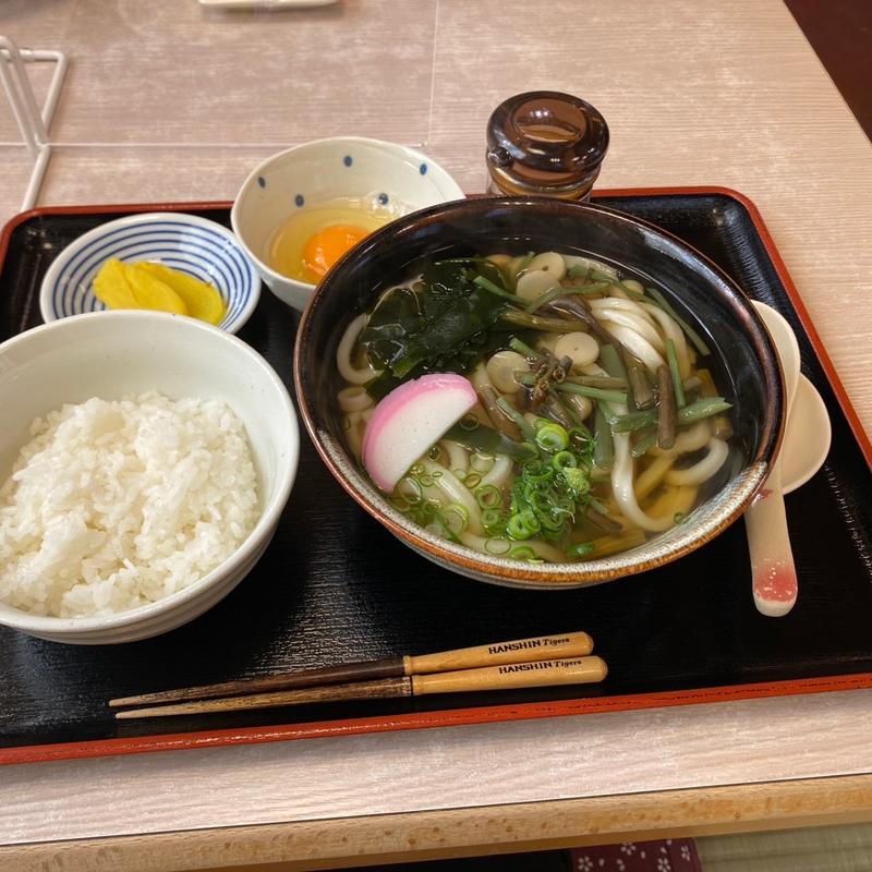 卵かけご飯定食＋山菜うどん(手打ちうどんうえさか )