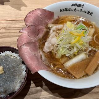 醤油らー麺YOSAKOI+IINARI丼(どろめ)(創業麺類元年 坂本龍馬が愛したラーメン食堂)