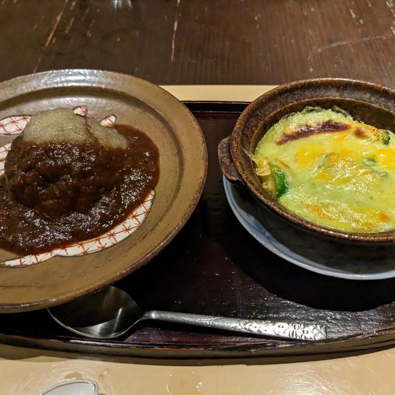 手切り挽肉のハンバーグ、青豆グラタン(さ行)