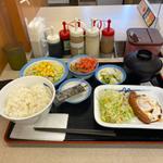 ソーセージエッグ定食、サラダセット(松屋 足立保塚店 )