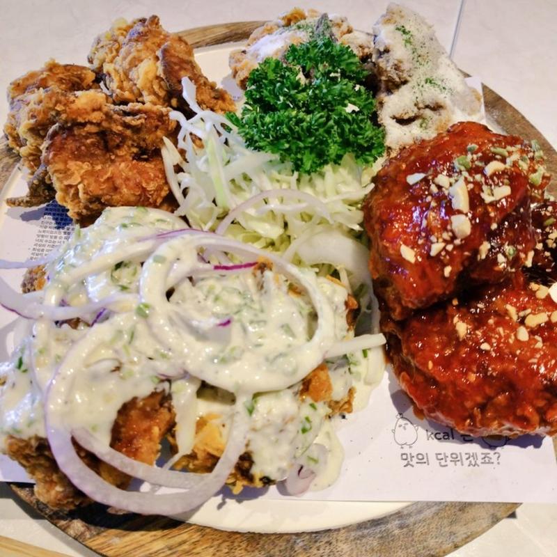 フライドチキン4種盛り合わせ(韓友家(ハヌガ) 新大久保2号店)