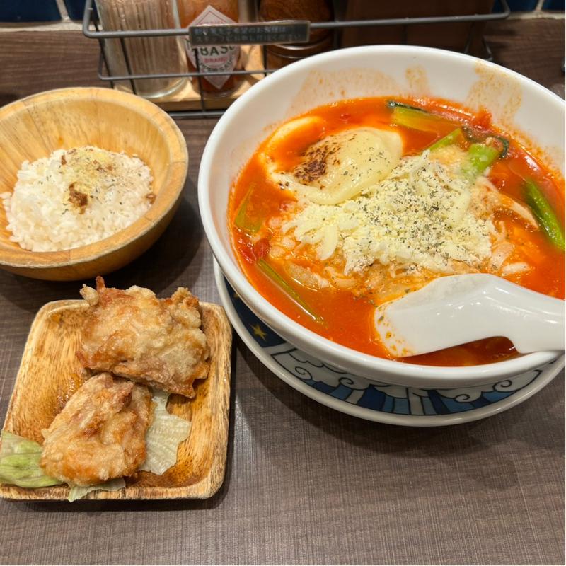 太陽のダブルチーズラーメン(太陽のトマト麺 NEXT サンシャインシティ)