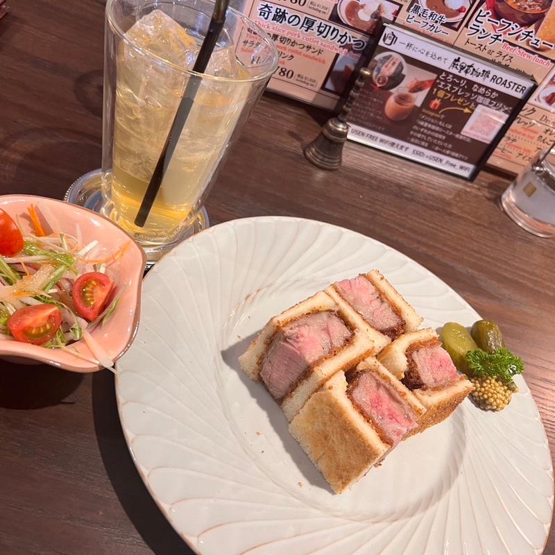 厚切りカツサンド(麻里布珈琲ROSTER紙屋町店)