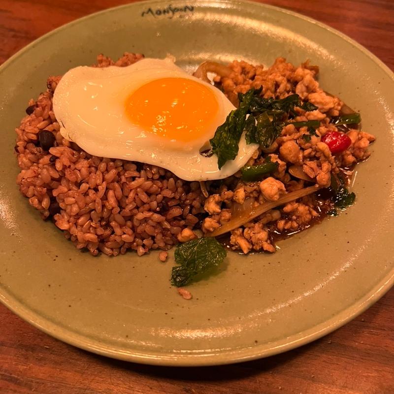 鶏肉のガパオライス（タイ米or酵素玄米）(モンスーンカフェ表参道 )