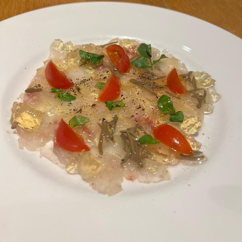白身魚のカルパッチョ ジュンサイジュレのドレッシング(PIZZERIA 37)