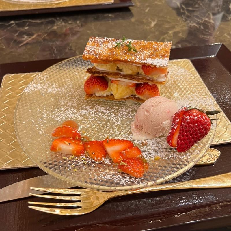 いちごミルフィーユ(茶寮 億万)