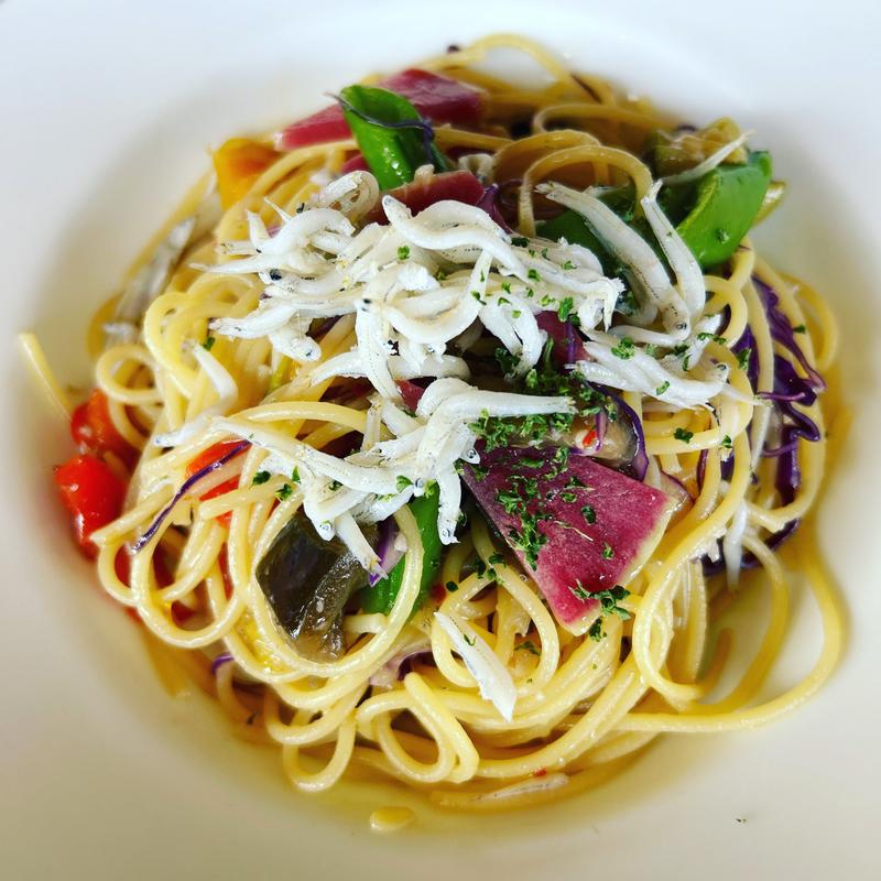 しらすと彩り野菜のペペロンチーノ(パパミラノ 阪急グランドビル店)