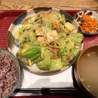 島豆腐と青パパイヤのちゃんぷる定食(島料理 ちゃんぷら〜)