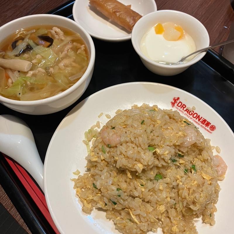 週替わり炒飯と半ラーメンセットランチ(DRAGON酒家 )