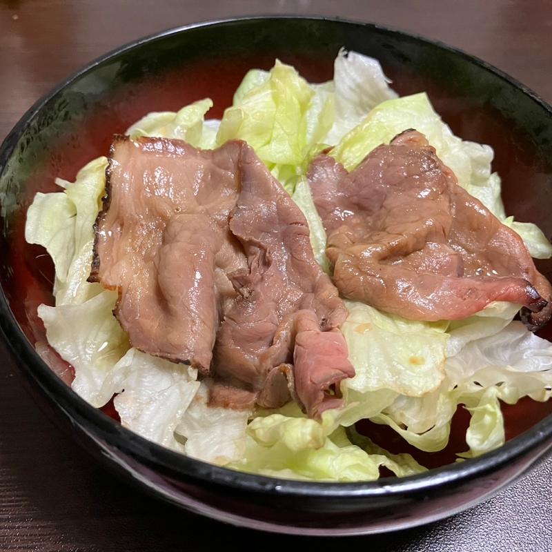 レタスサラダとローストビーフ(ザ・ビッグ浜松葵町店)