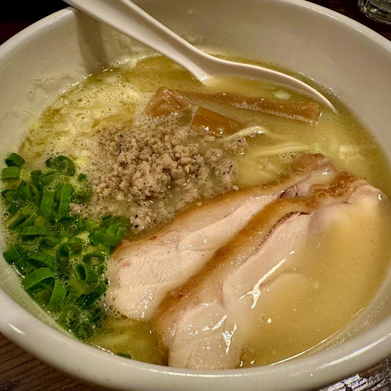 白湯らーめん(鶏の穴)