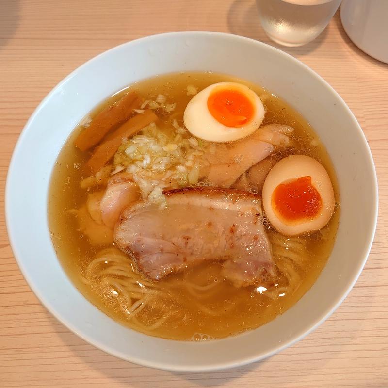 味玉しおらーめん(らーめん藁)