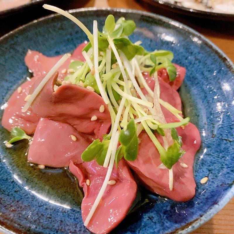 鶏レバ刺し(イタリアン居酒屋 あとりンち エキニシ店)