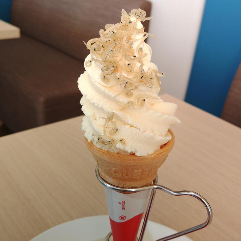 閖上カリカリしらすソフト(ゆりあげ 港食堂HACHI)