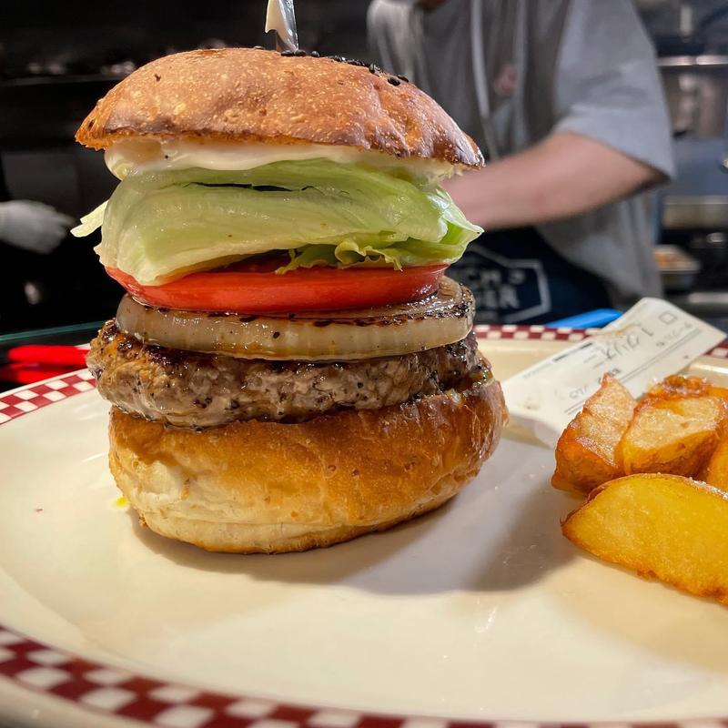 グリルオニオンバーガー(マンチズ バーガー シャック （MUNCH'S BURGER SHACK）)